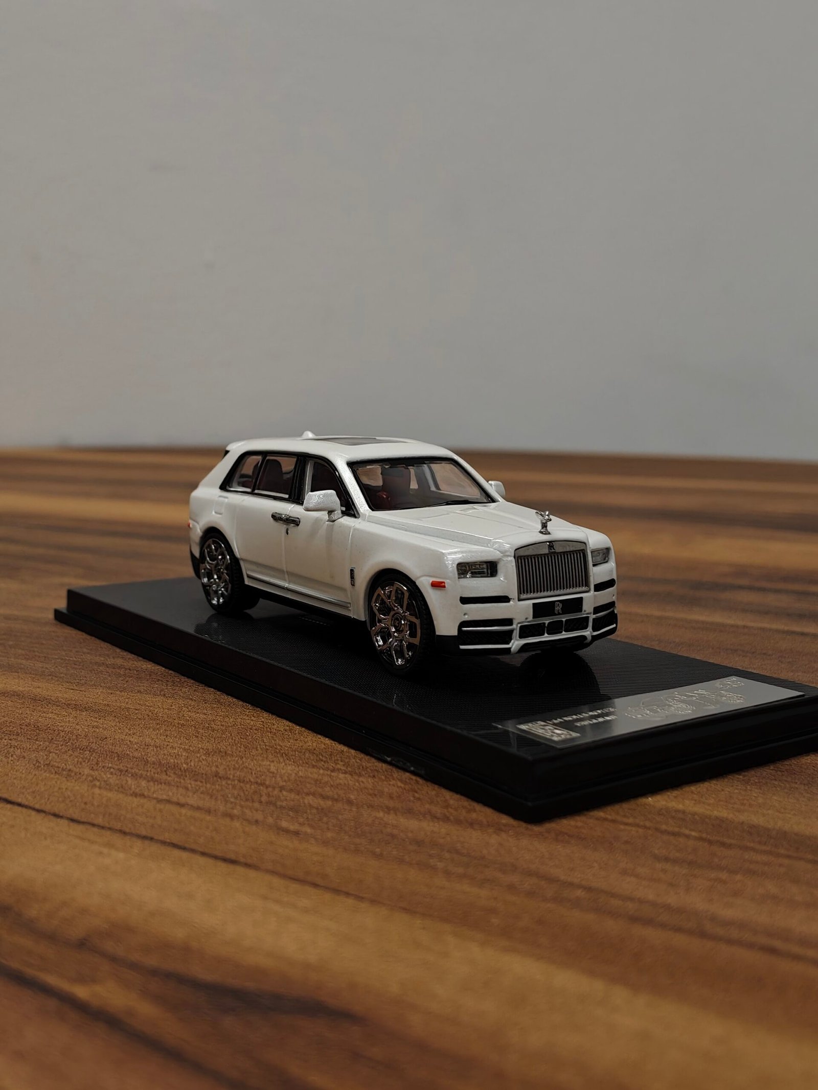 Rolls Royce Cullinan 1:64 - Image 2
