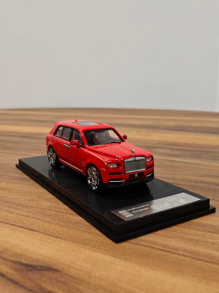 Rolls Royce Cullinan 1:64 - Image 5