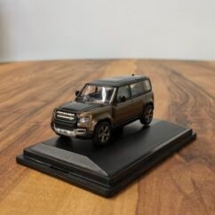 Land Rover Defender 110X Brown 1:76
