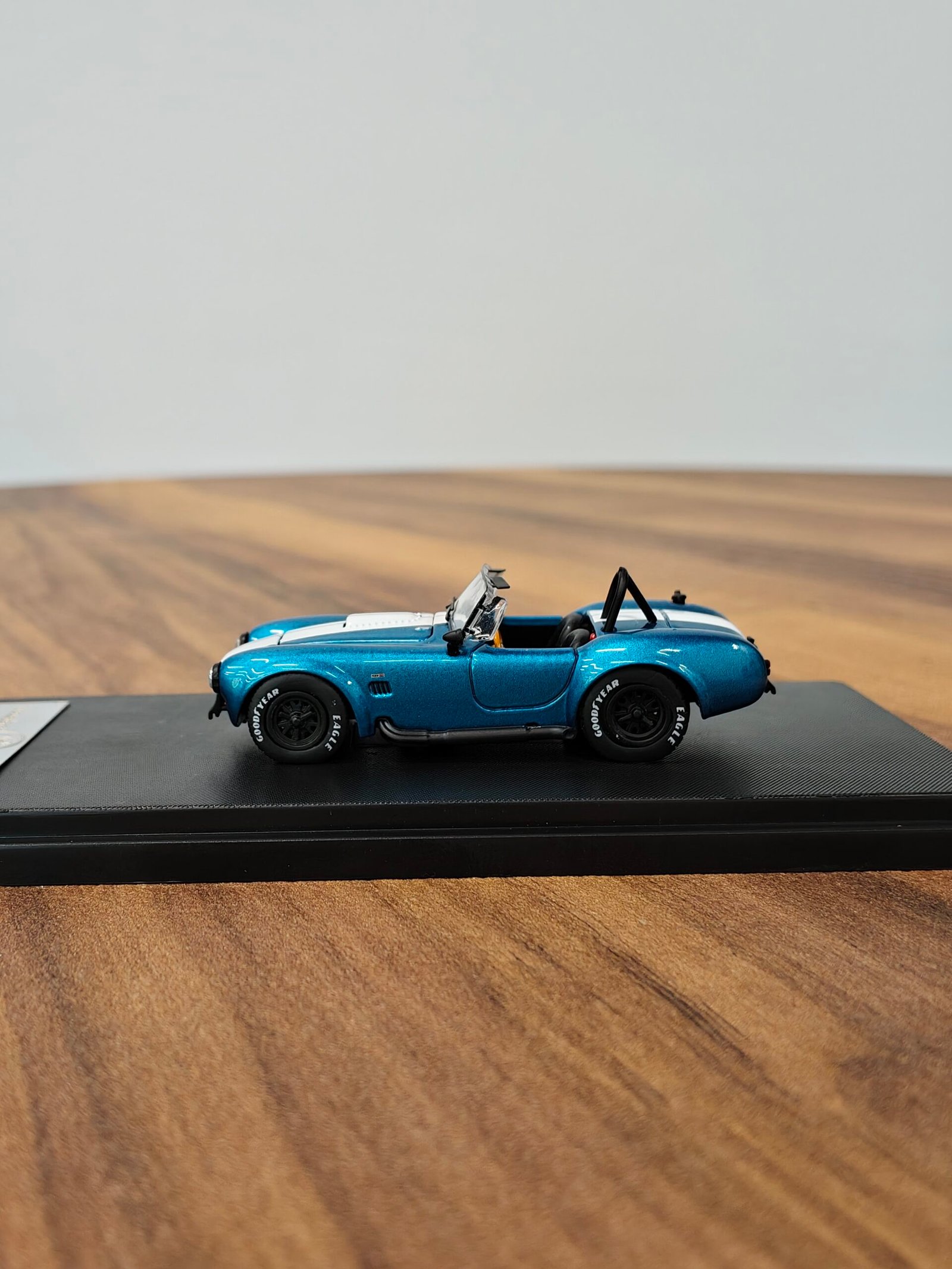 Shelby Cobra 427S/C (Blue) 1:64 - Image 3