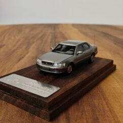 Lexus LS400 Silver 1:64