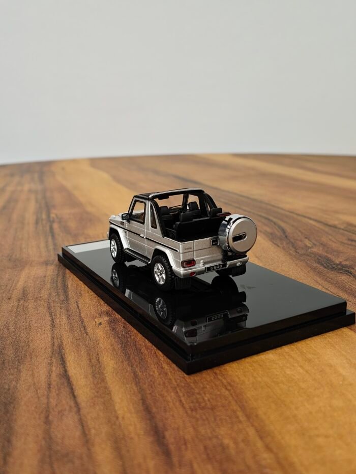 Mercedes Benz G500 Cabrio W463 ( Silver) 1:64 - Image 4