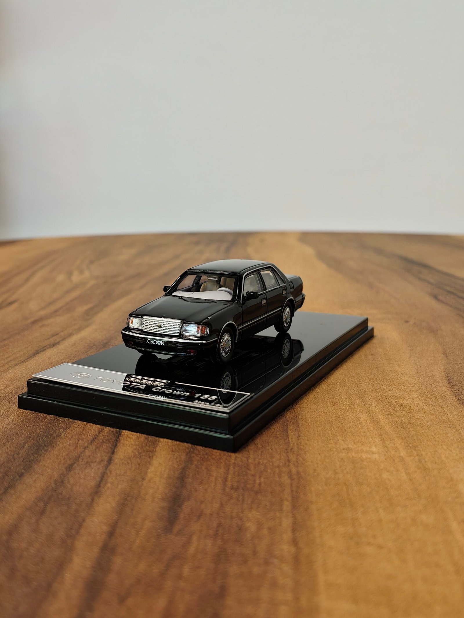 Toyota Crown JZS155 (Black) 1:64