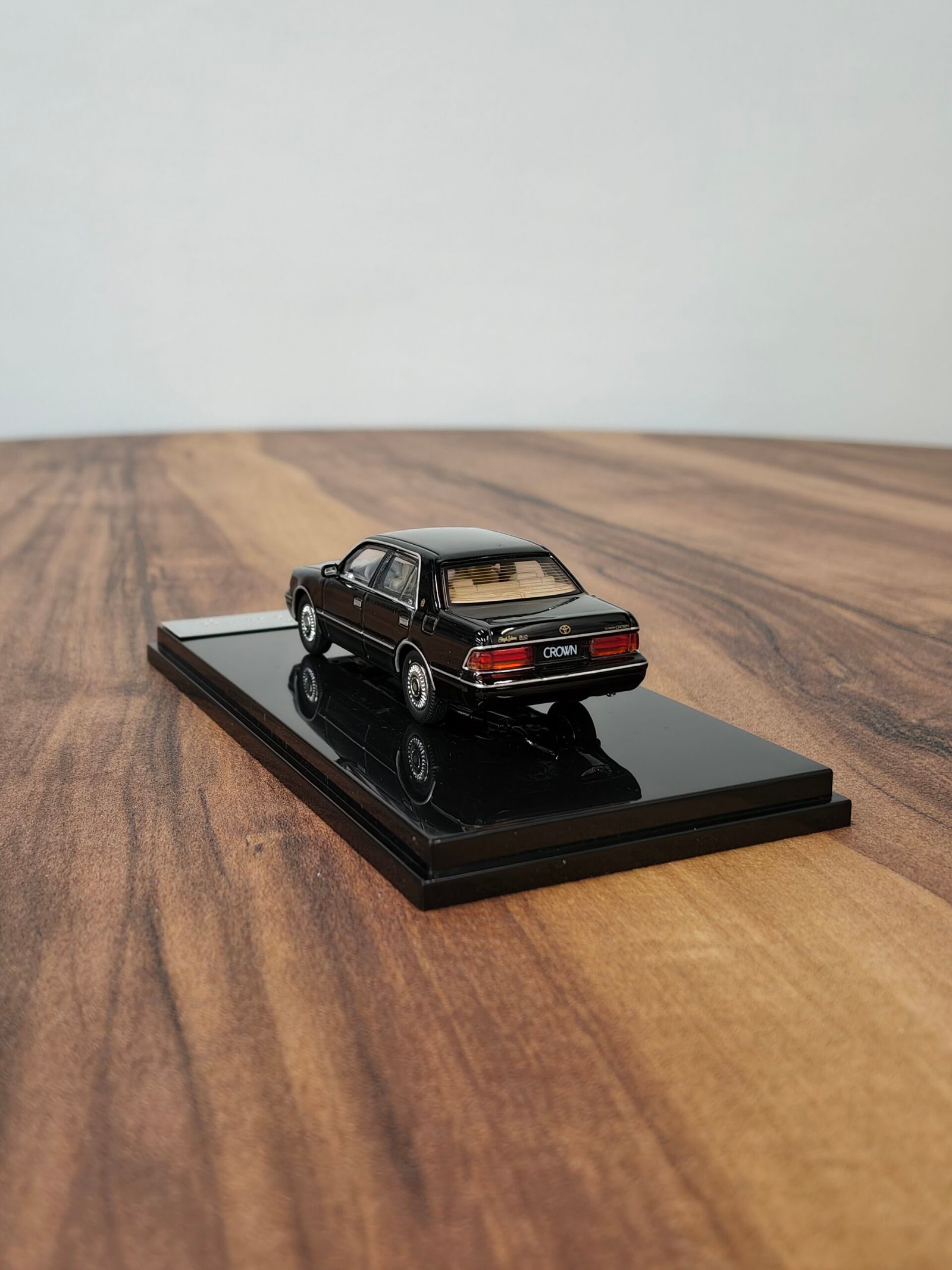 Toyota Crown JZS155 (Black) 1:64 - Image 4
