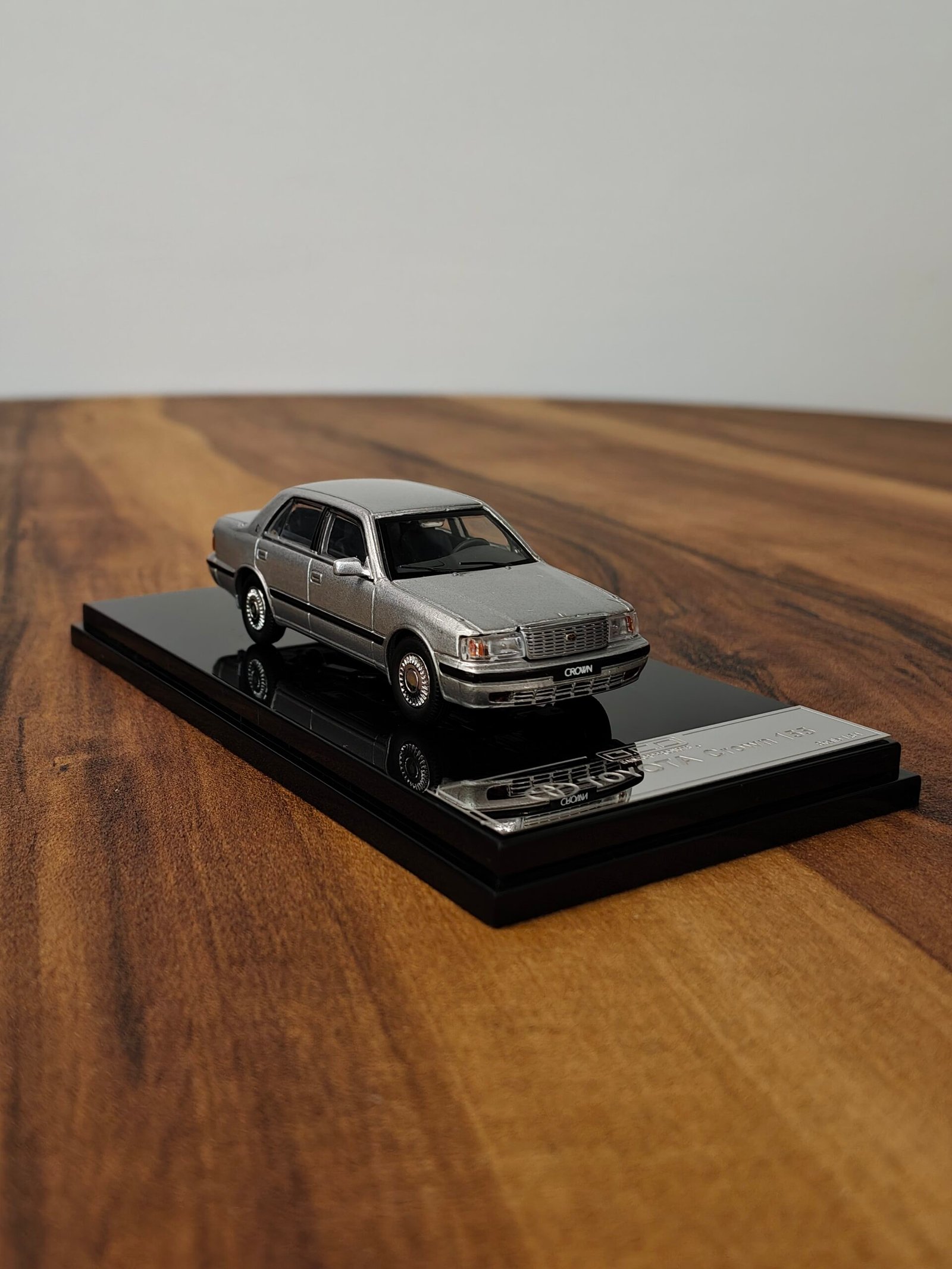 Toyota Crown JZS155 (Silver) 1:64 - Image 2