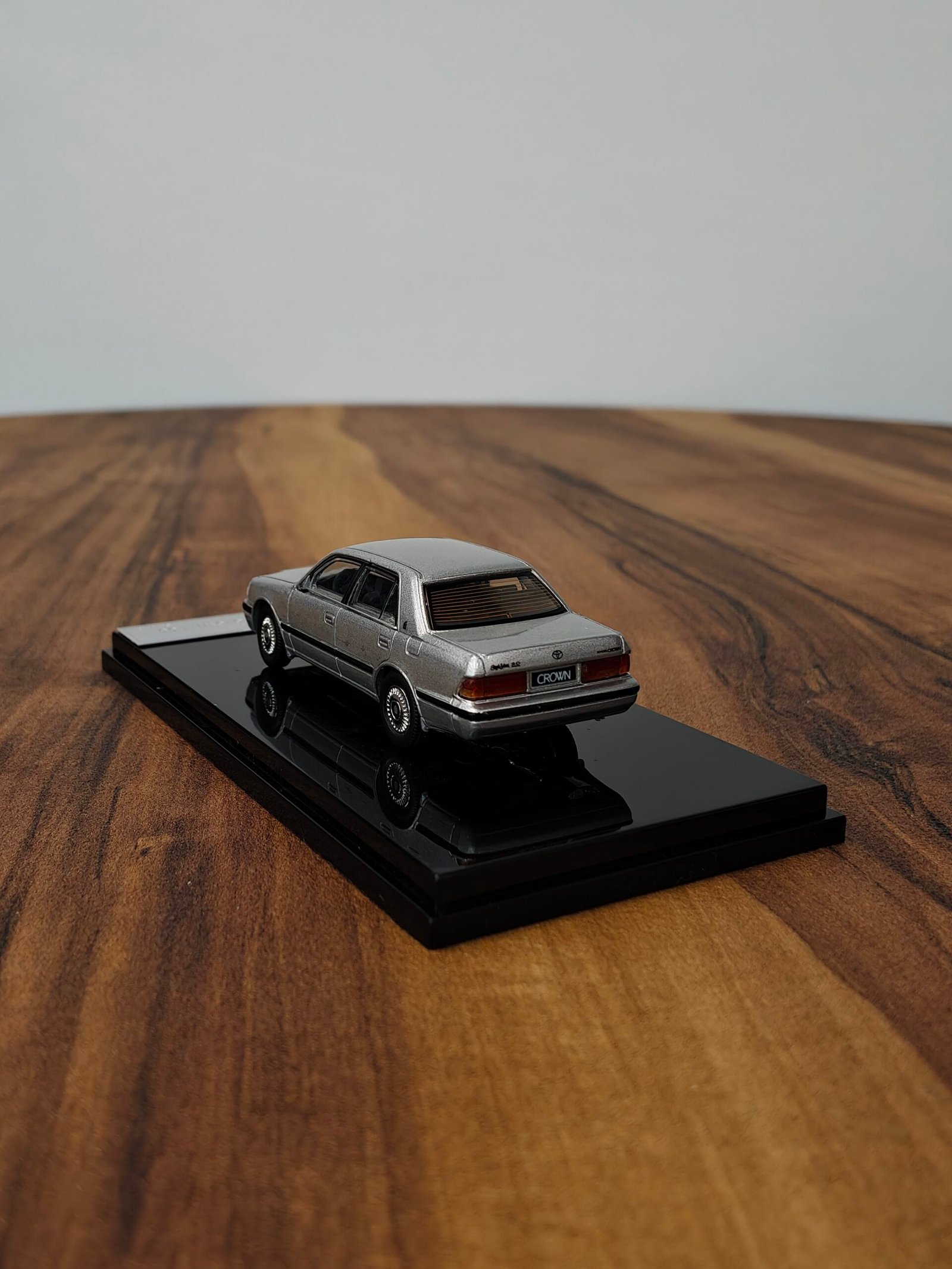 Toyota Crown JZS155 (Silver) 1:64 - Image 4