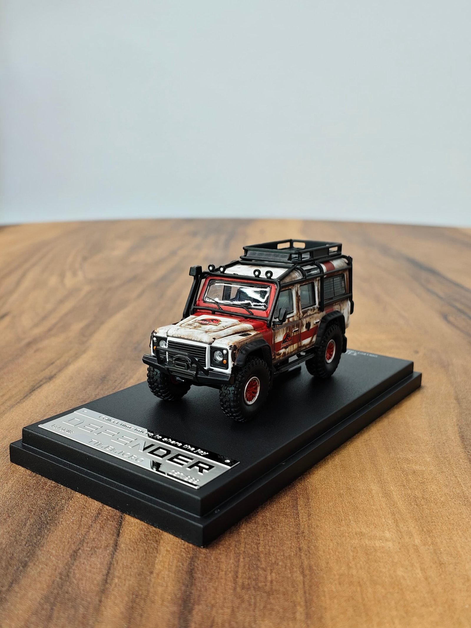 Limited Edition Land Rover Defender Jurassk Park Timemicro 1:64 White Dirty