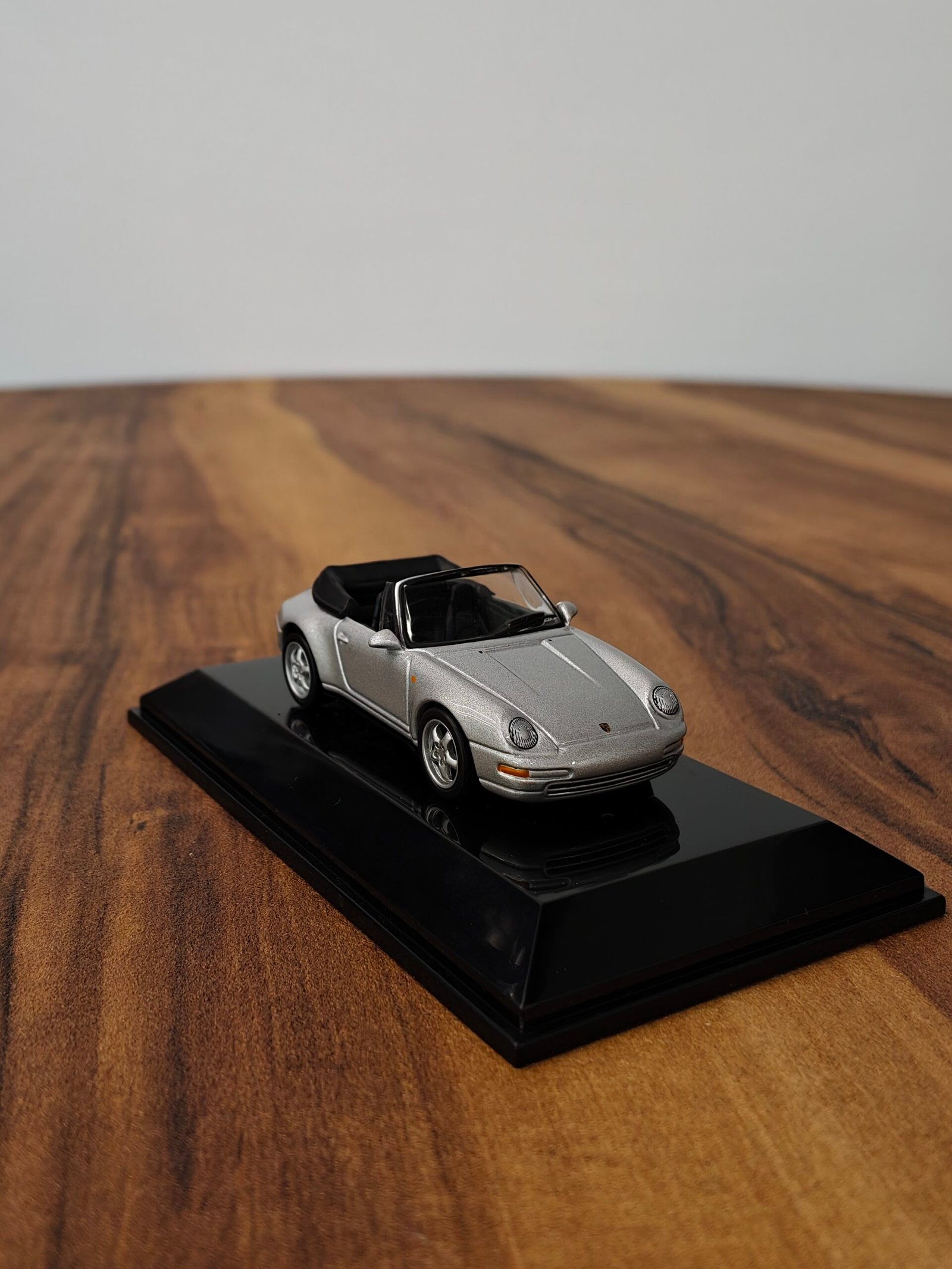 Porsche 993 Cabrio 1:64 silver - Image 2