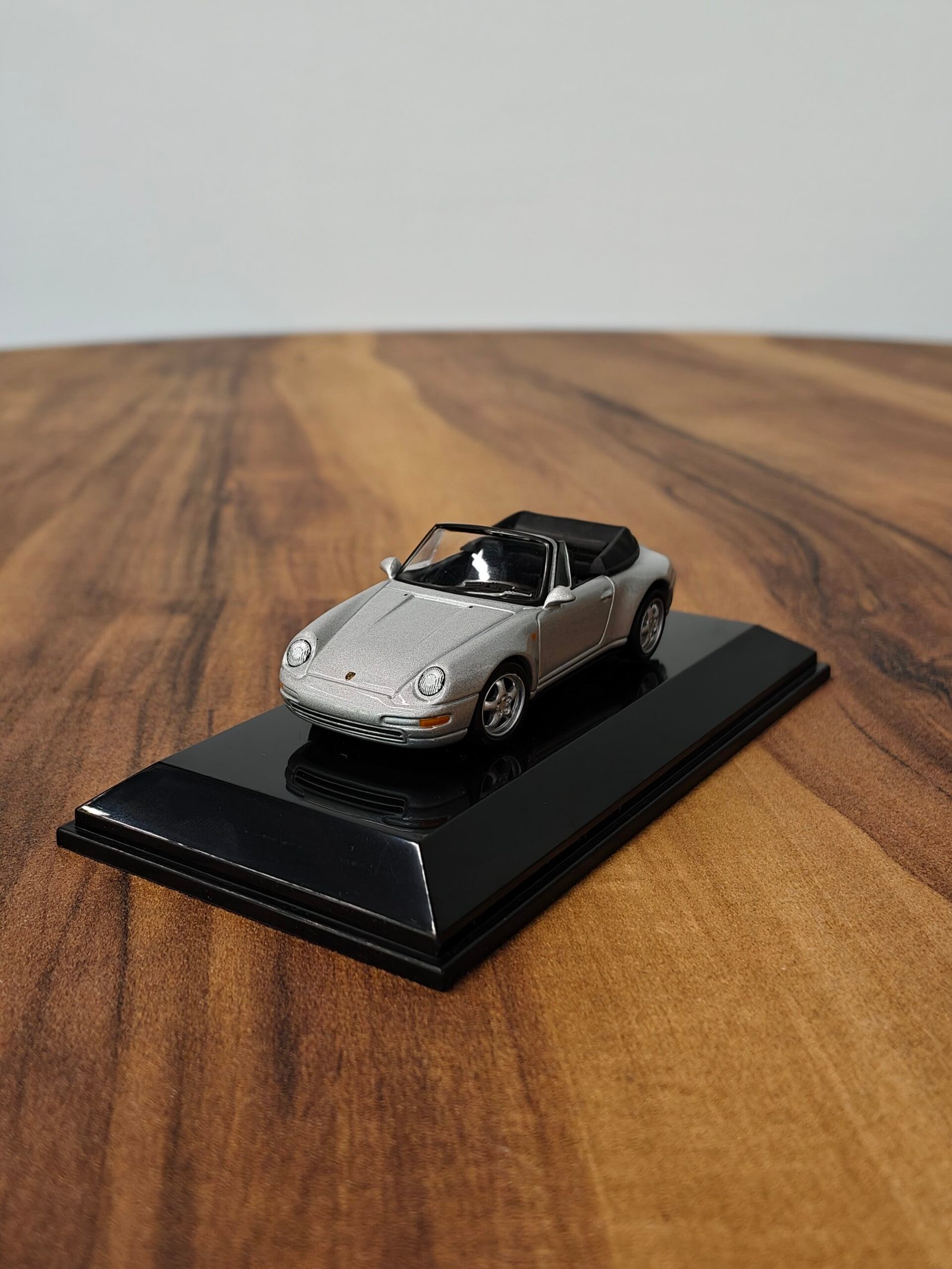 Porsche 993 Cabrio 1:64 silver