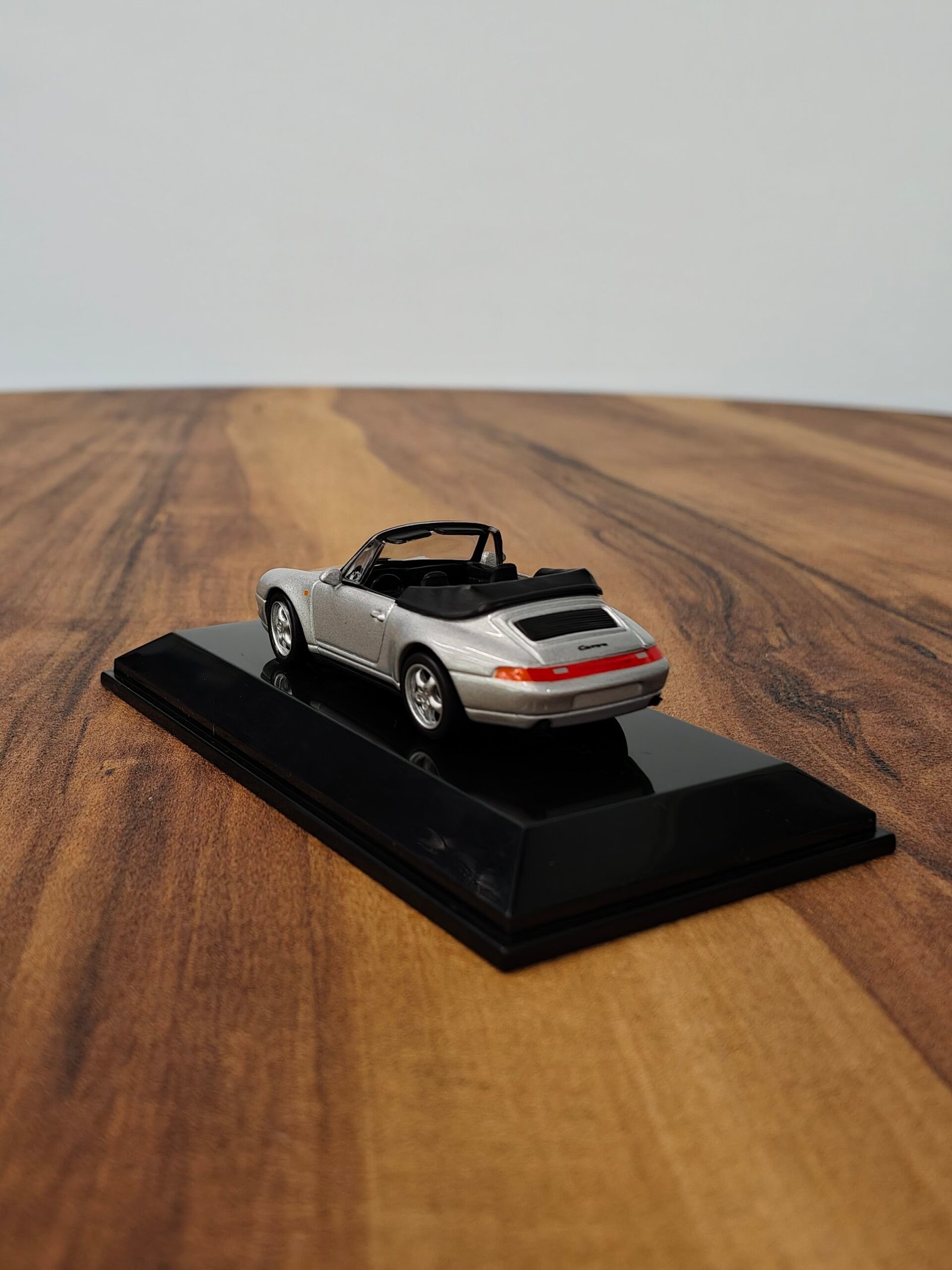 Porsche 993 Cabrio 1:64 silver - Image 4