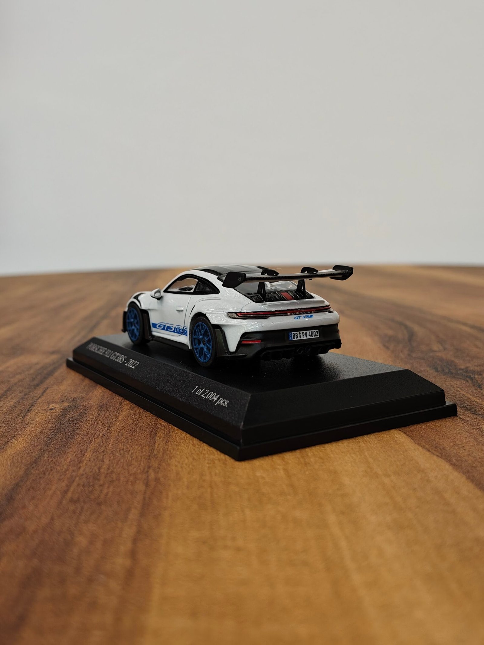 Porsche 911 GT3RS-2022 Gray 1:64 - Image 4