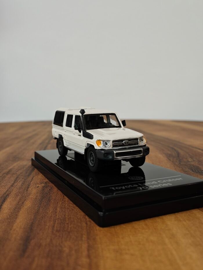 Toyota Land Cruiser  Lc79 French Vanilla With Canopy (White) 1:64 - Image 2