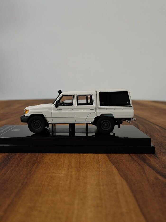 Toyota Land Cruiser  Lc79 French Vanilla With Canopy (White) 1:64 - Image 3