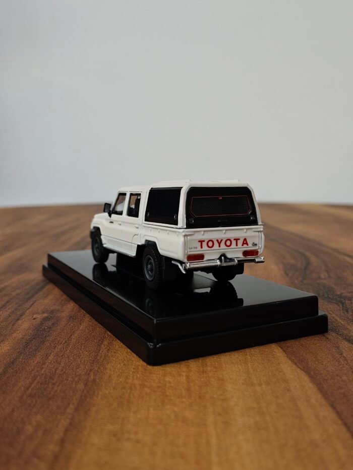 Toyota Land Cruiser  Lc79 French Vanilla With Canopy (White) 1:64 - Image 4