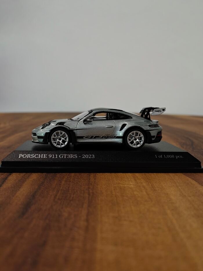 Porsche 911 GT3RS-2023 Silver 1:64 - Image 4