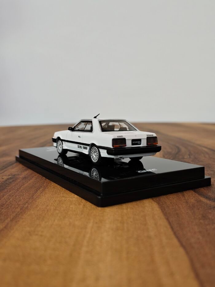 Nissan Skyline2000 RS-X Turbo (DR30) White 1:64 - Image 4