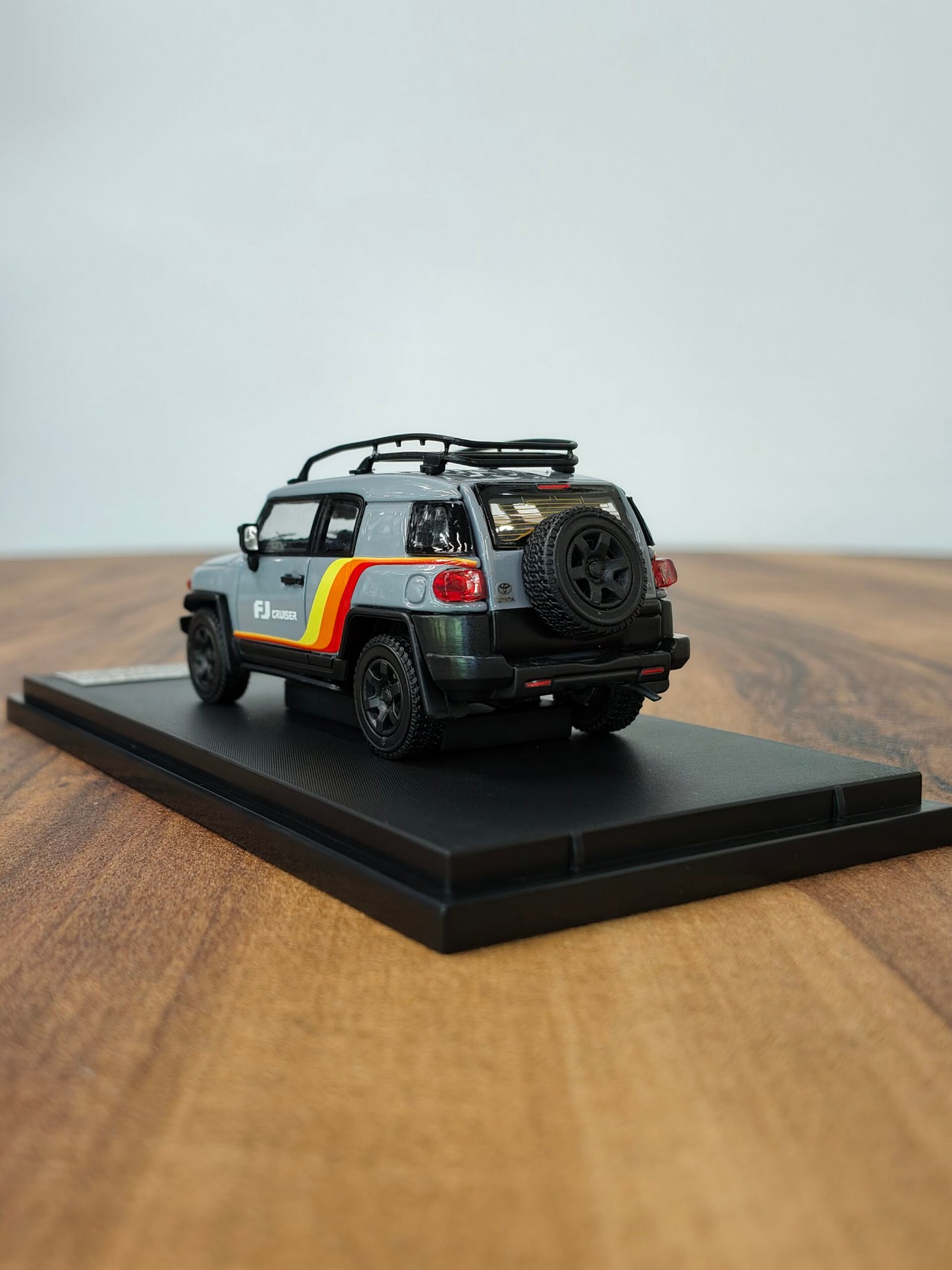 FJ Cruiser Stance Hunters 1:64 - Image 4