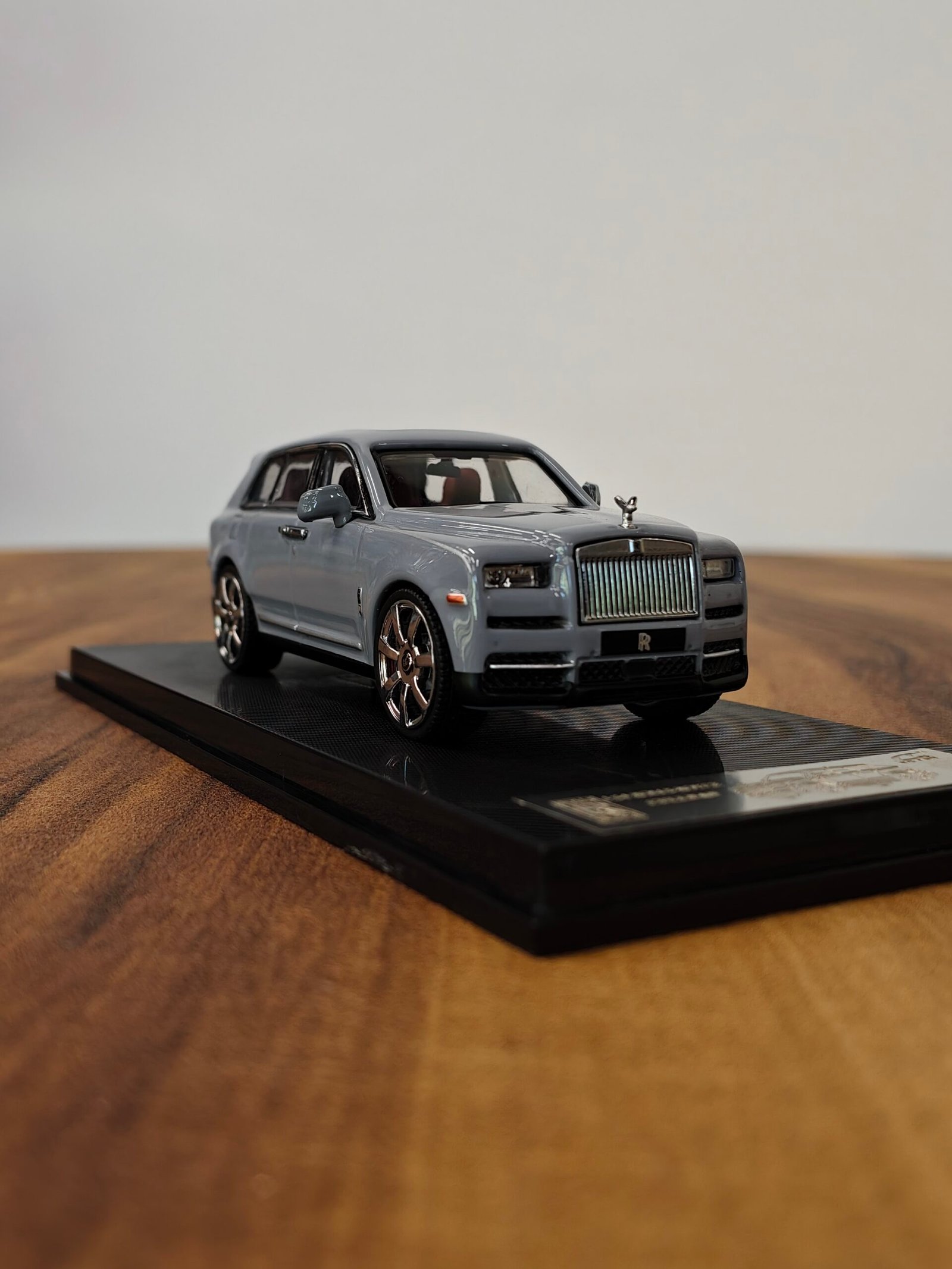 Rolls Royce Cullinan 1:64 - Image 8