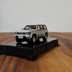 Nissan Patrol 1:64 Silver