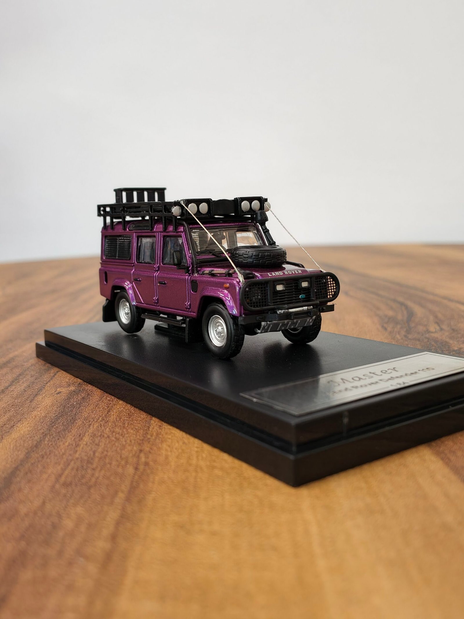 Land Rover Defender 110 Purple 1:64 - Image 2