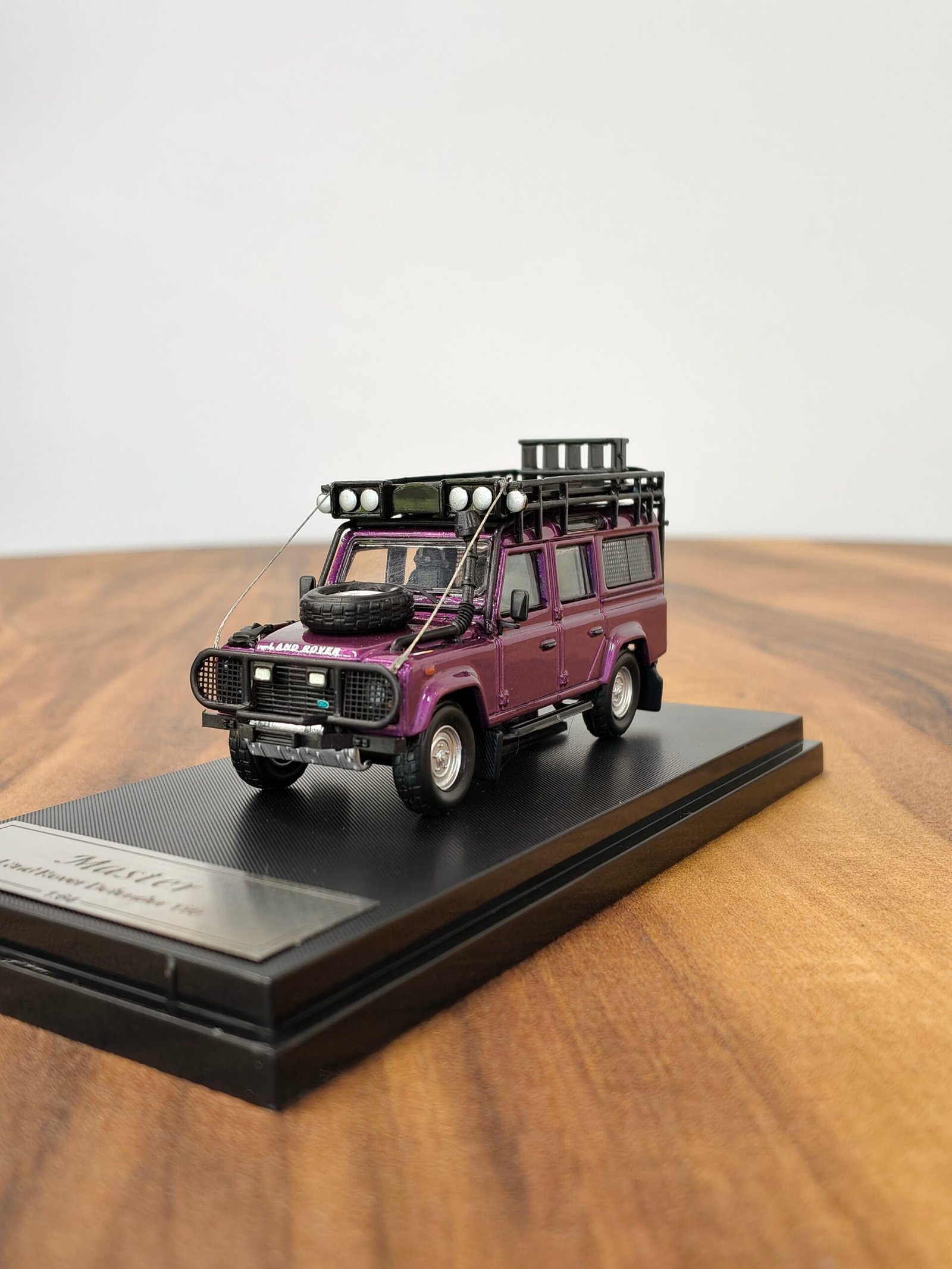 Land Rover Defender 110 Purple 1:64