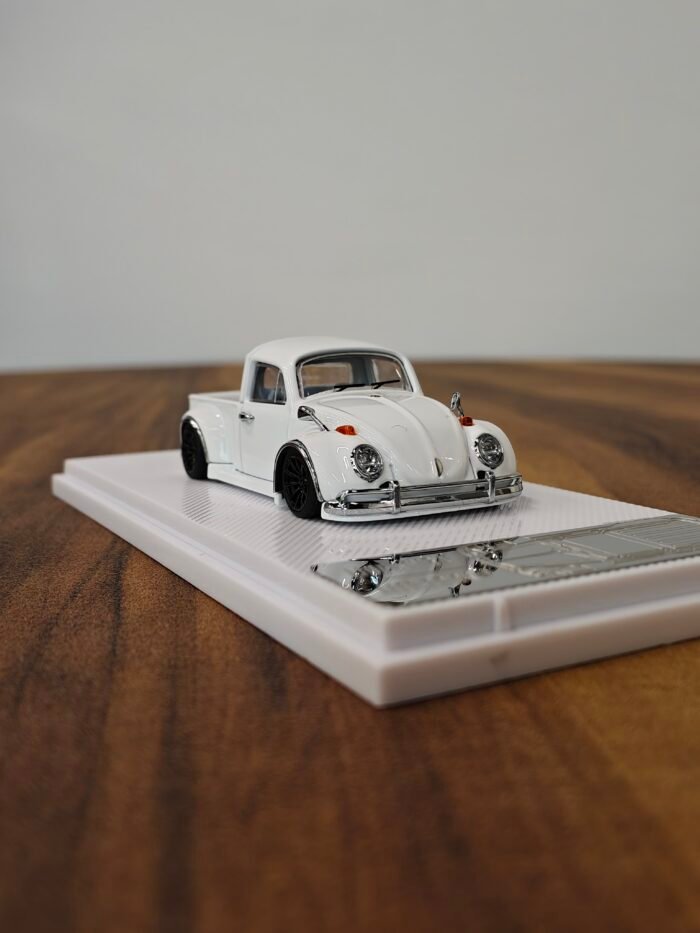 Beetle Pickup Truck 1:64 White & Black - Image 5