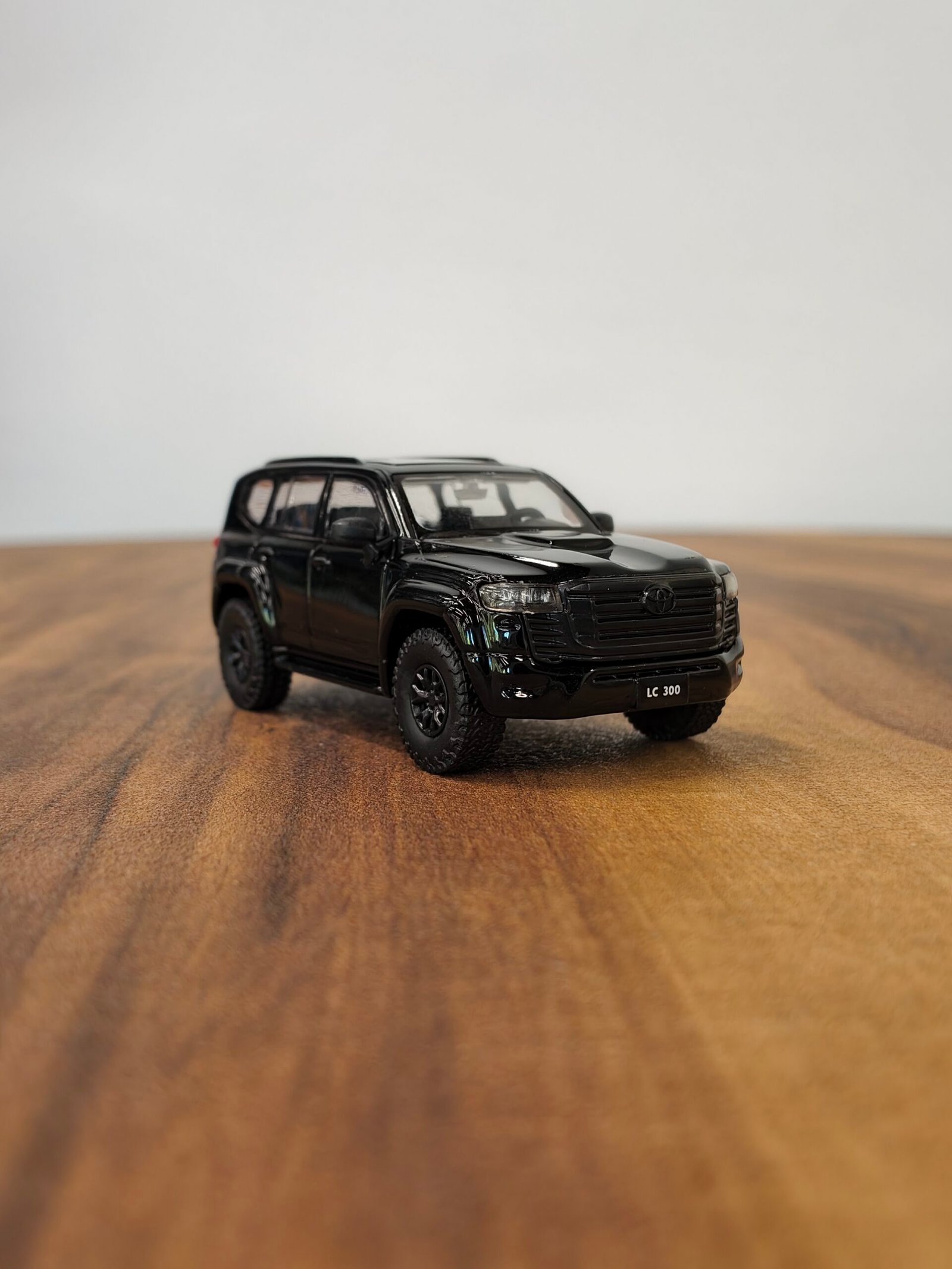 Toyota Land Cruiser Lc300 (Black) 1:64 - Image 2