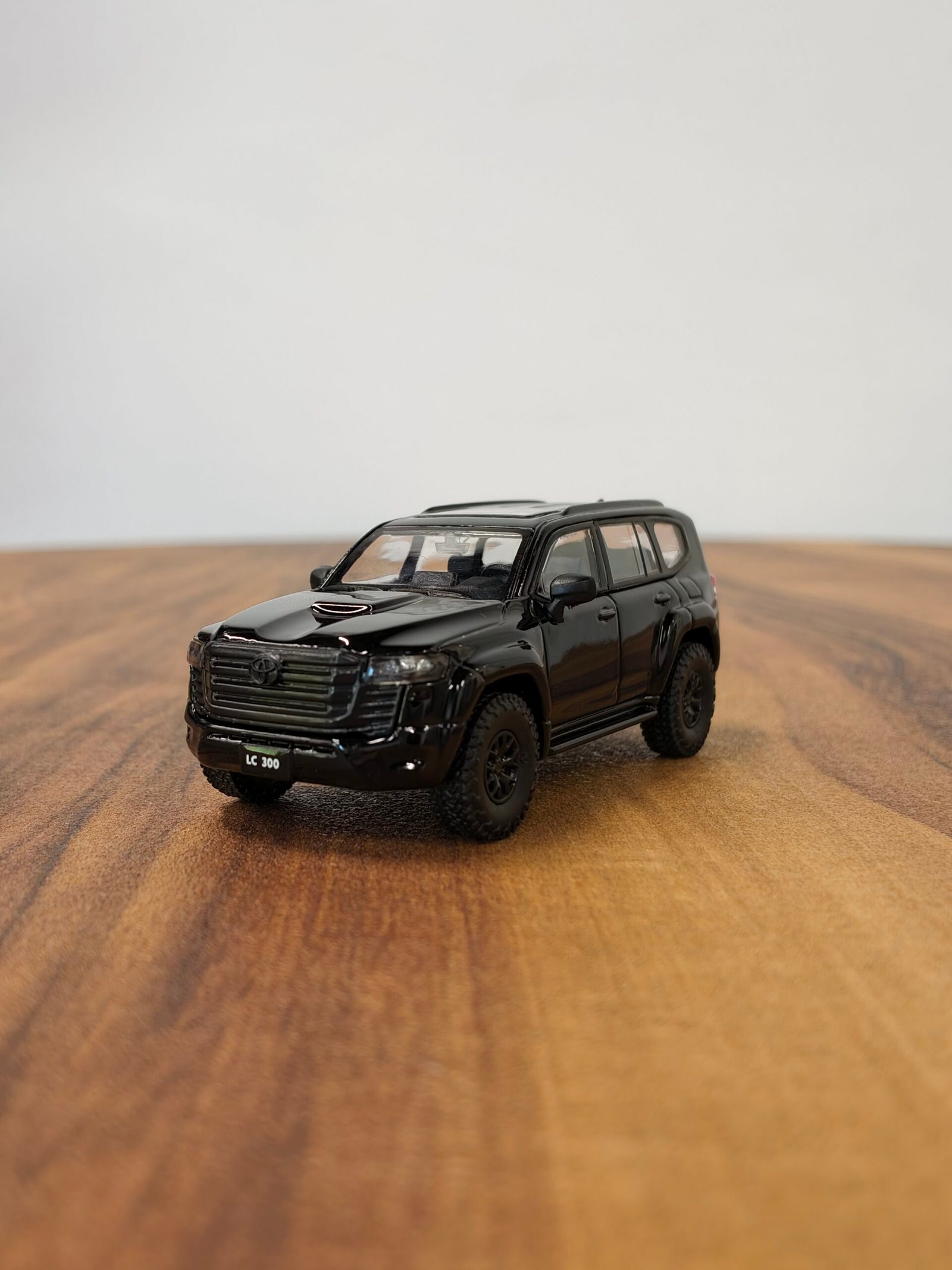 Toyota Land Cruiser Lc300 (Black) 1:64 - Image 4