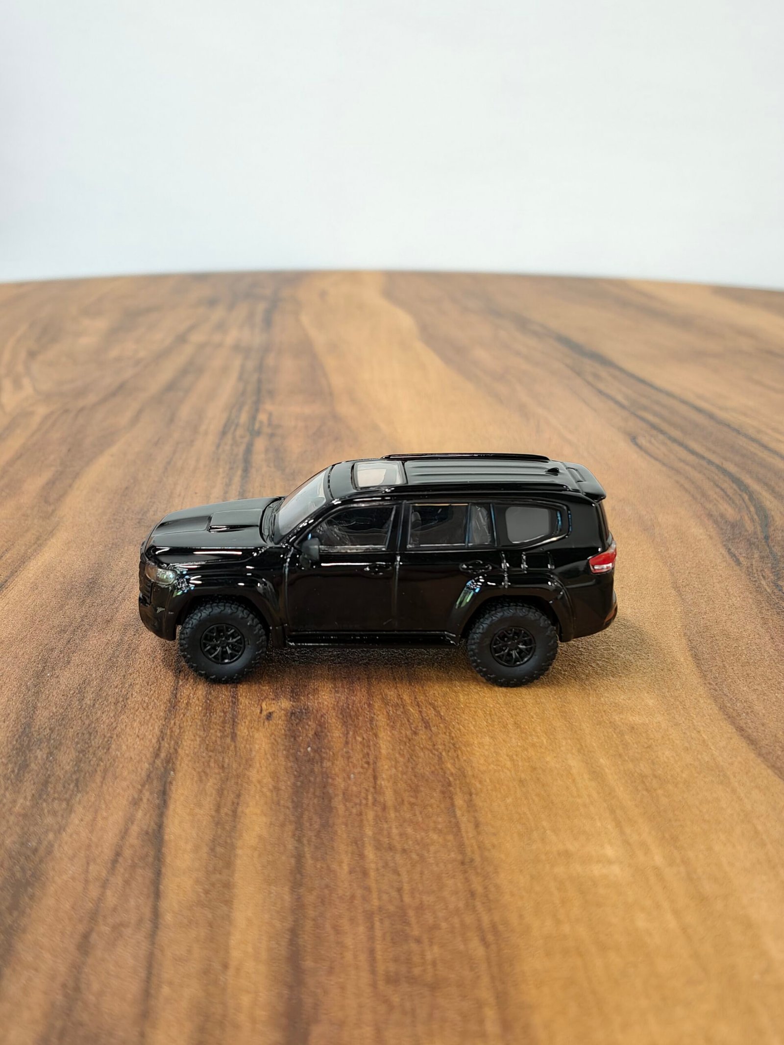 Toyota Land Cruiser Lc300 (Black) 1:64 - Image 3