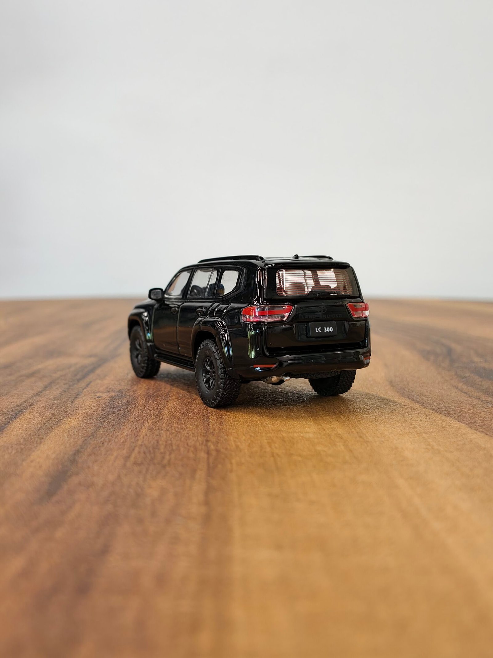 Toyota Land Cruiser Lc300 (Black) 1:64 - Image 5