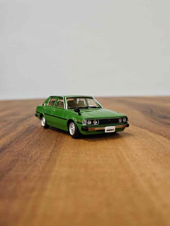 Toyota Corolla E70 (Green) 1:64 - Image 2
