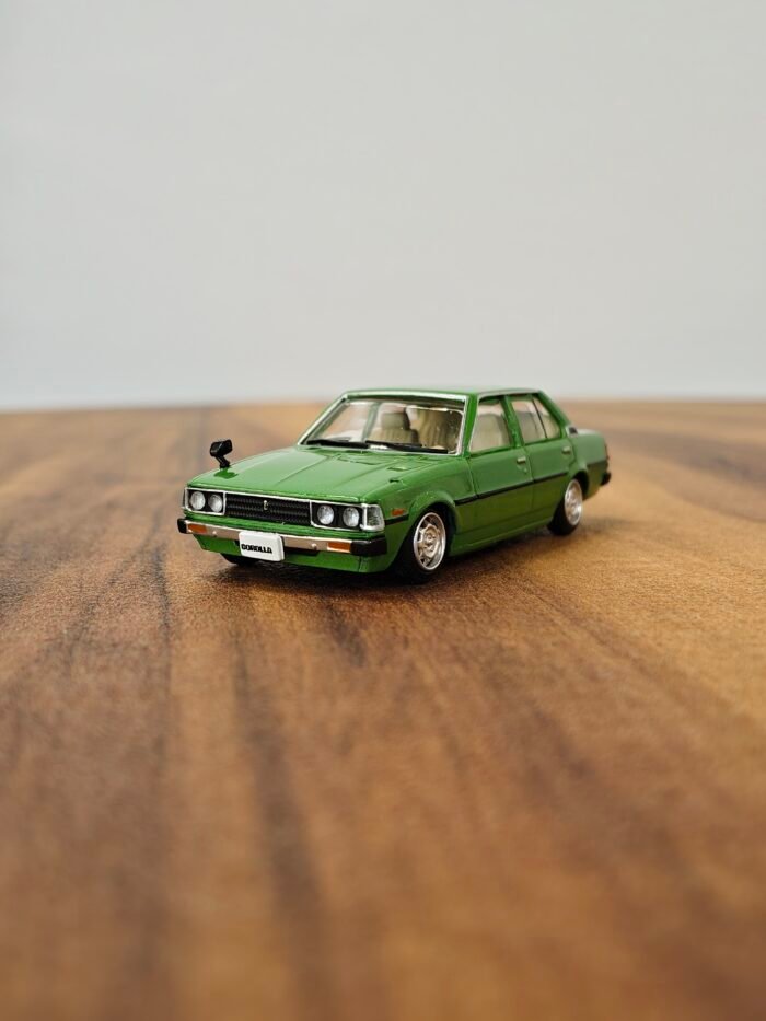 Toyota Corolla E70 (Green) 1:64