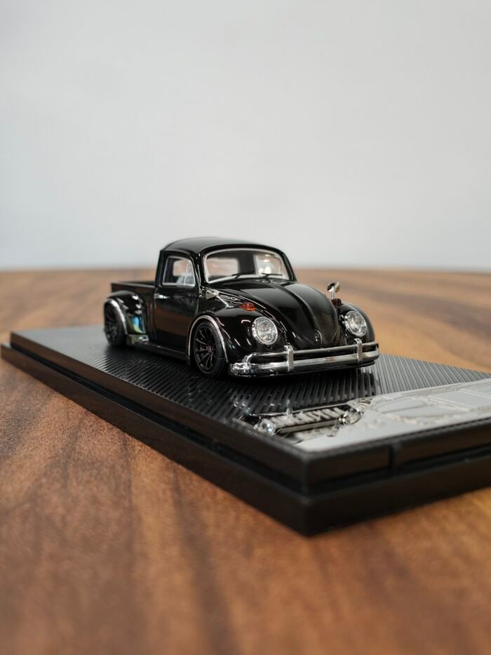 Beetle Pickup Truck 1:64 White & Black - Image 8