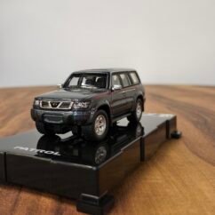 Nissan Patrol 1:64 Black