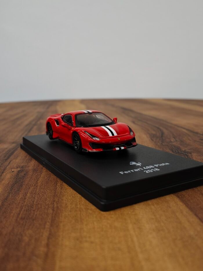 Ferrari 488 Pista 1:64 Red - Image 2
