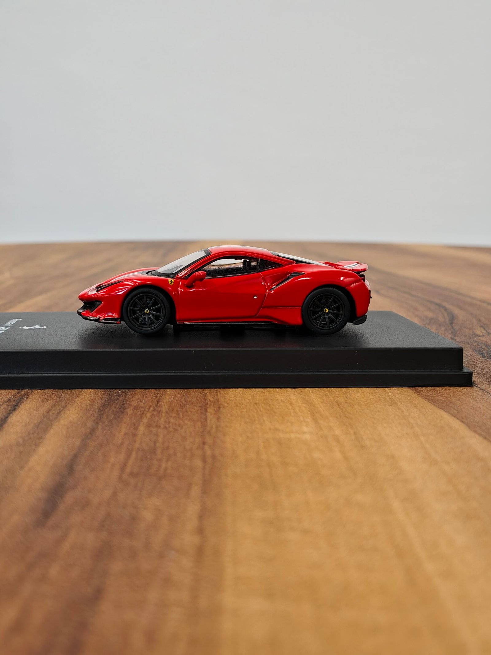 Ferrari 488 Pista 1:64 Red - Image 3