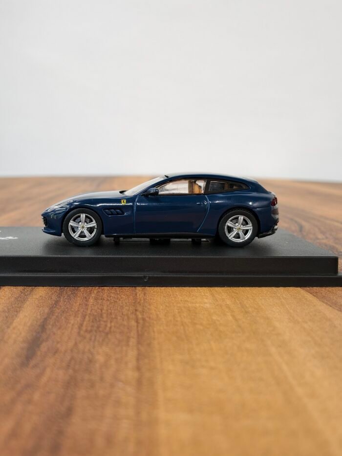 Ferrari GTC4 Lusso 1:64 Blue - Image 3