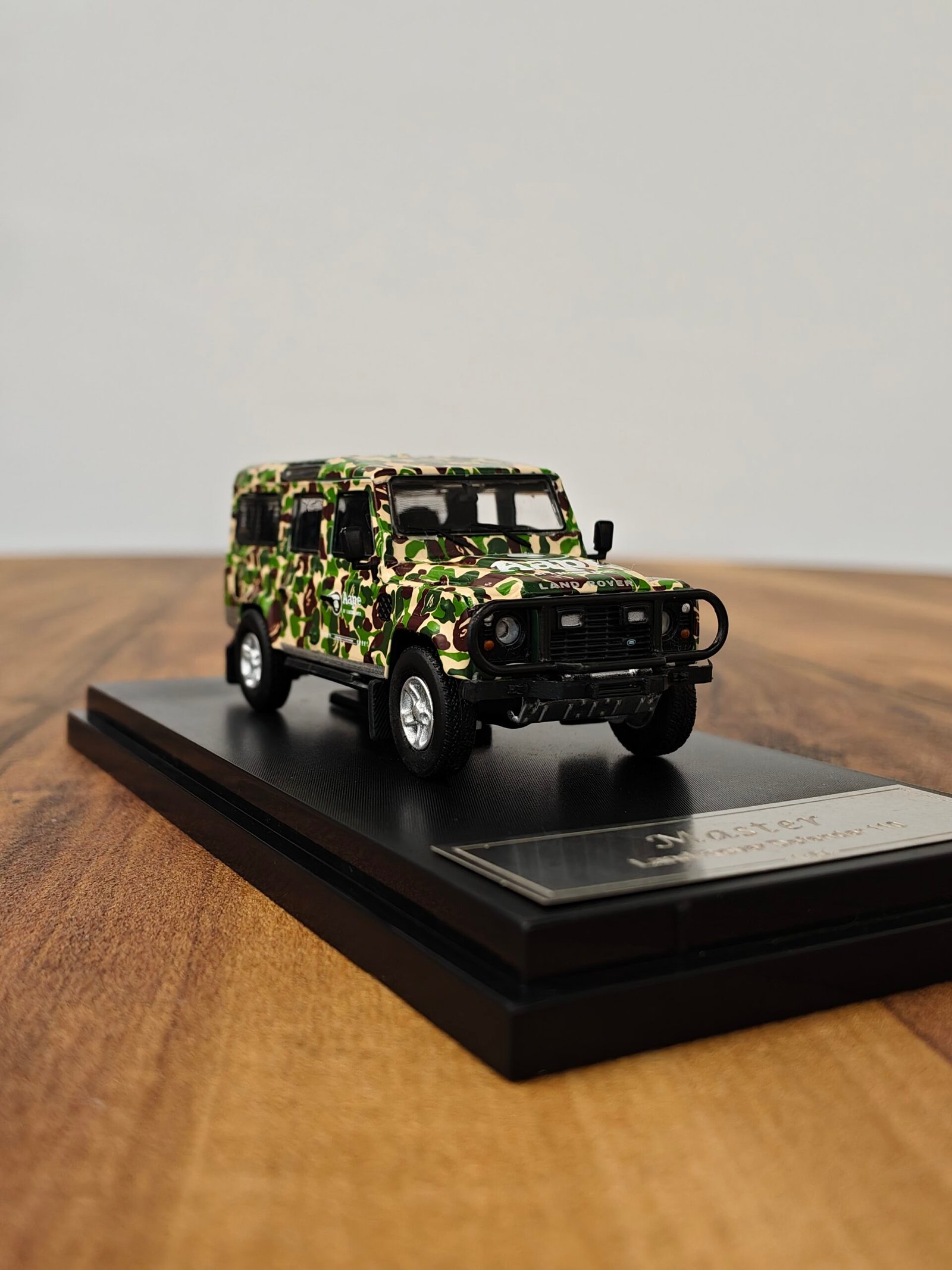 Land Rover Defender 110 Green 1:64 - Image 2