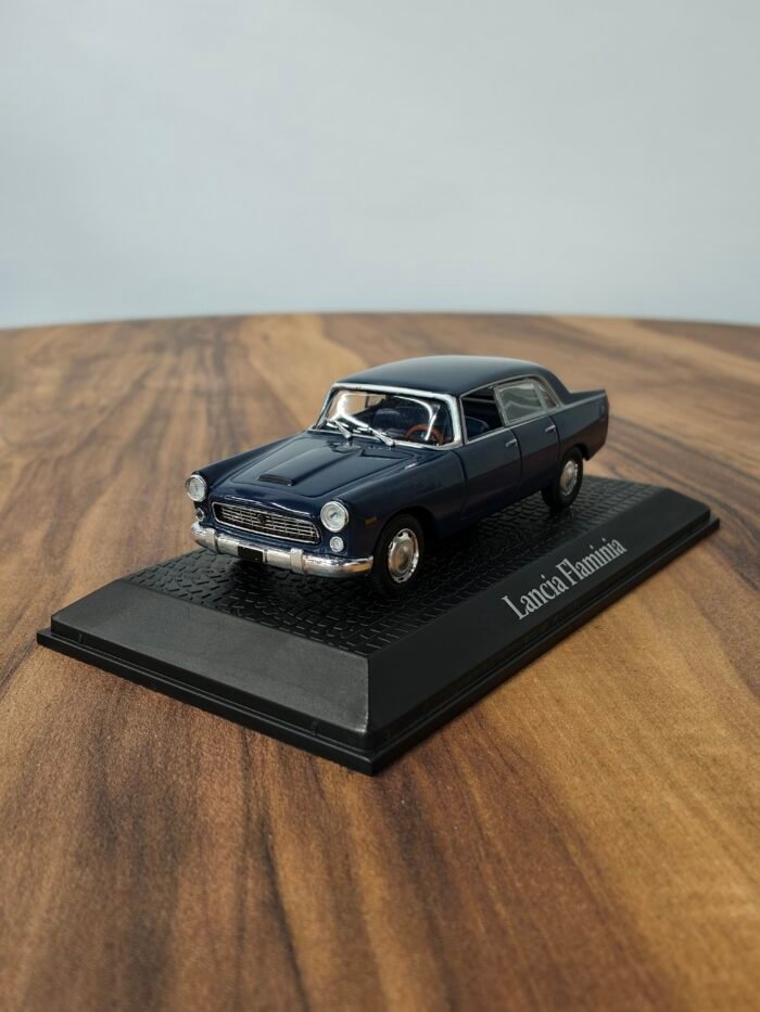 Lancia Flaminia (Dark Blue) 1:43