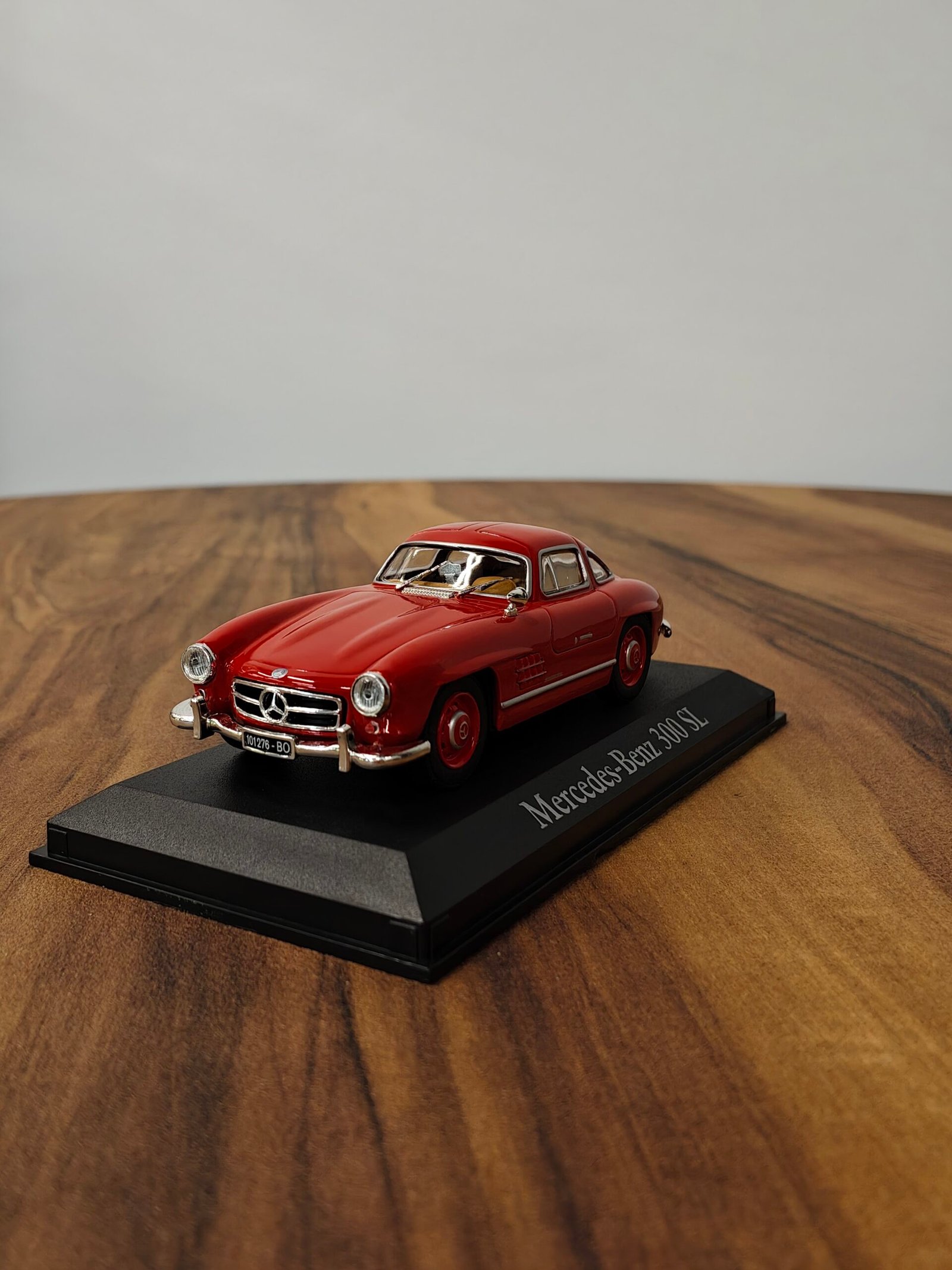 Mercedes Benz 300 sl 1:43 Red