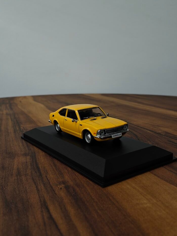 Toyota Corolla-1974 (Yellow) 1:64 - Image 2