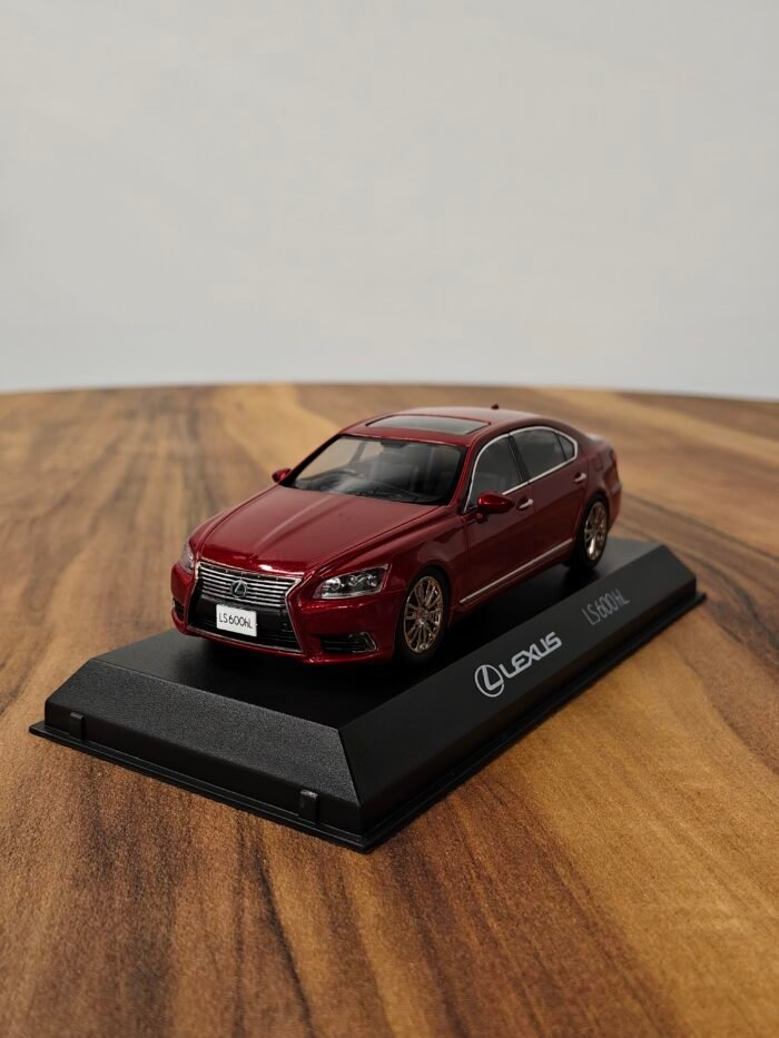Lexus LS 600 hL 2010 Red Mica 1:43