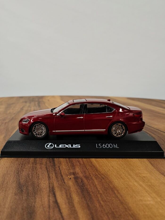 Lexus LS 600 hL 2010 Red Mica 1:43 - Image 3