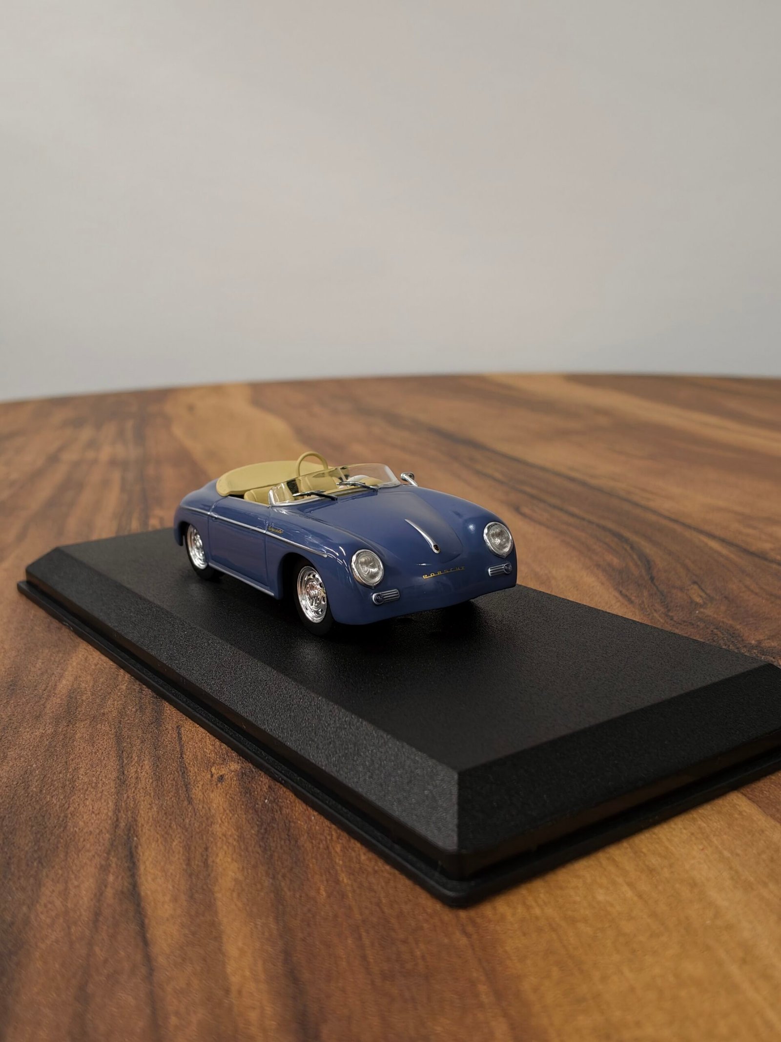 1958 porsche 356 speedster super (Blue) 1:43 - Image 2