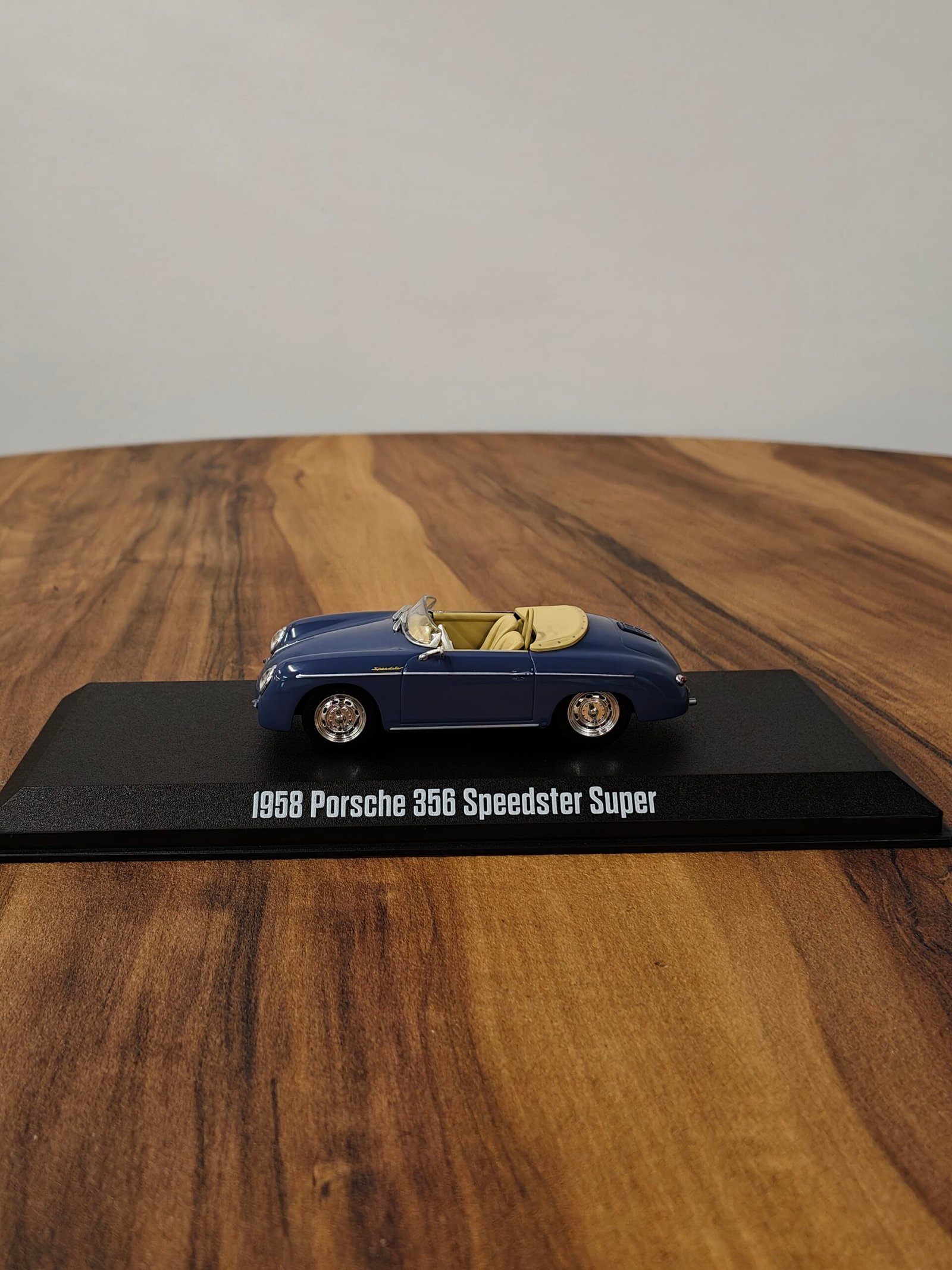 1958 porsche 356 speedster super (Blue) 1:43 - Image 3