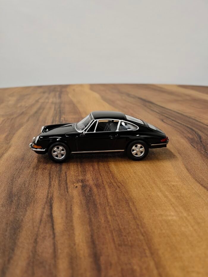 Porsche 911 Black 1:43 - Image 3
