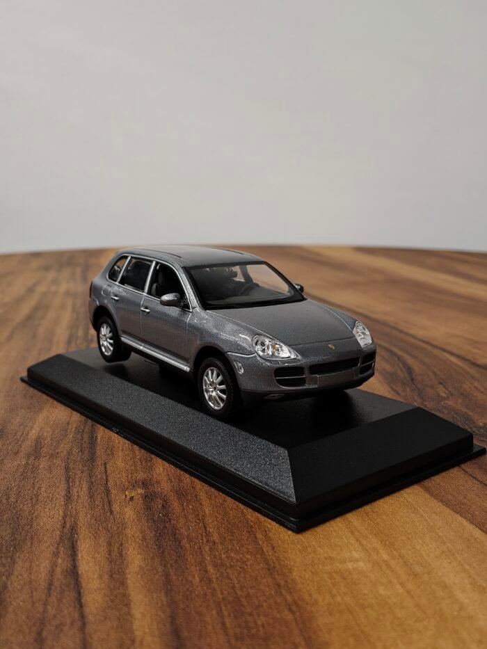 Porsche Cayenne V6 2003 Gray 1:43 - Image 2