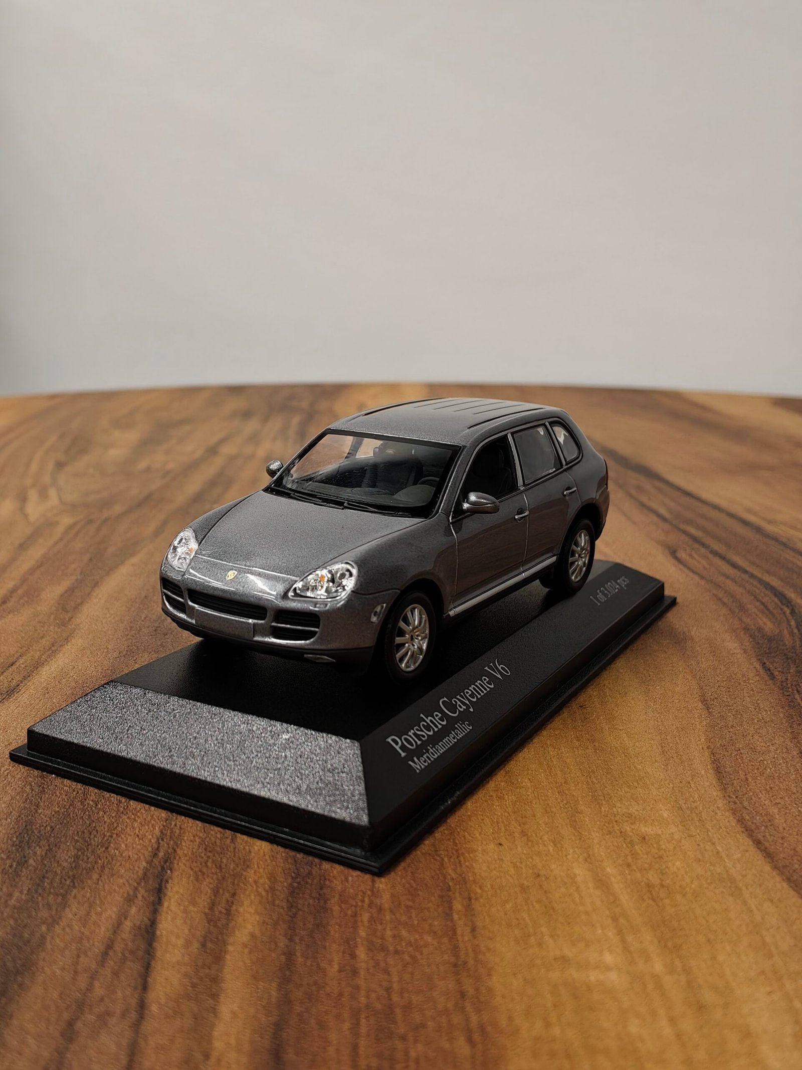 Porsche Cayenne V6 2003 Gray 1:43
