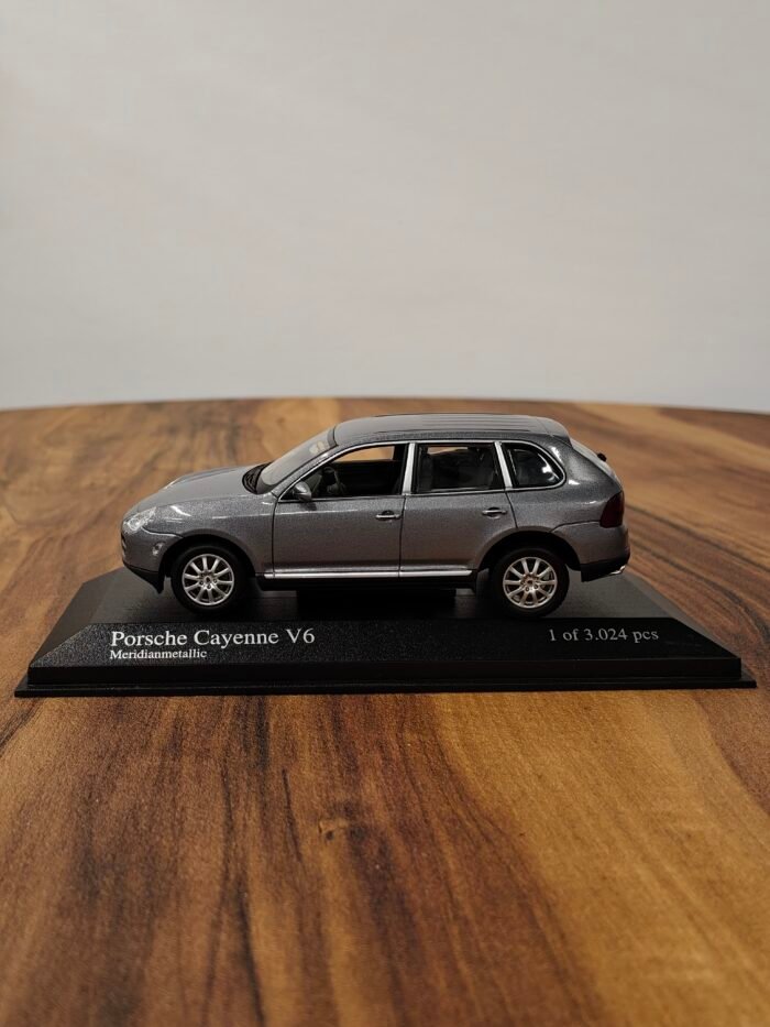 Porsche Cayenne V6 2003 Gray 1:43 - Image 3