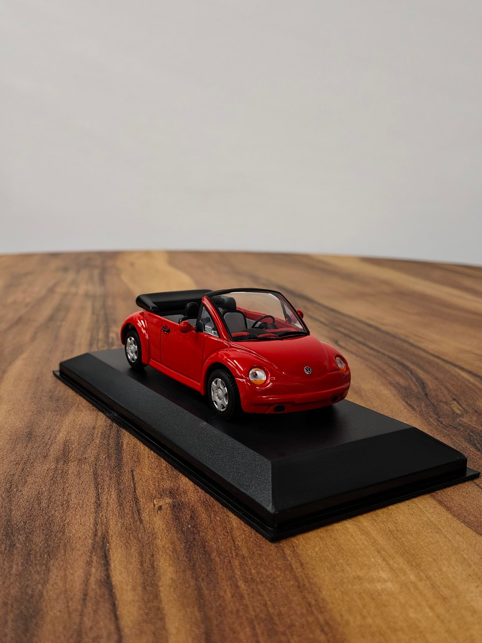 Volkswagen New Beetle Cabriolet 1994 (Red) 143 - Image 2